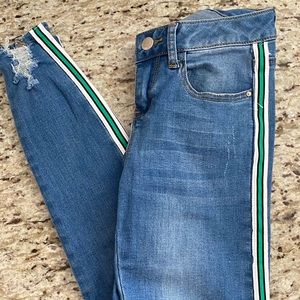 Super cool jeans with side detail